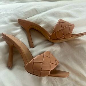 Nude woven mule